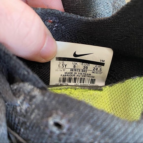 COPY - Nike black white lace up sneakers size 6.5Y. Fits adult size 7 - Picture 6 of 7